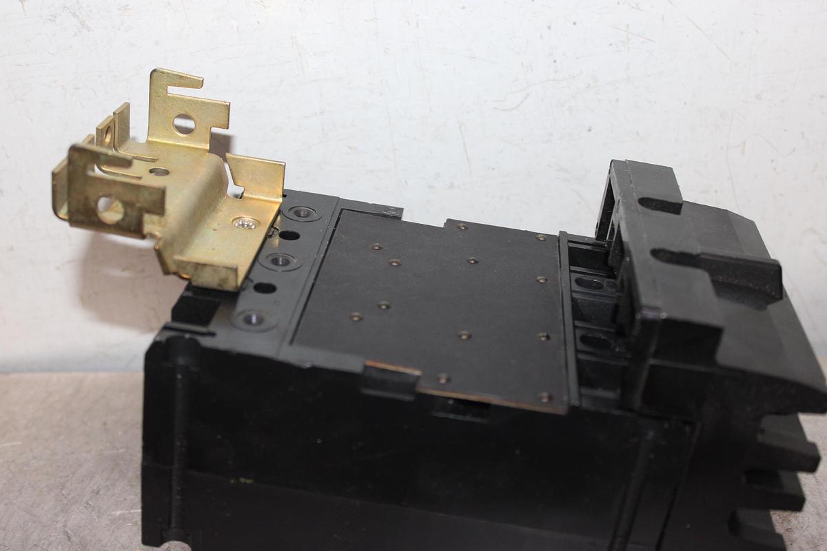 Used SQUARE D I-LINE HCM PANELBOARD 800 AMP 600 VAC TYPE 1 3-PHASE HC3723B