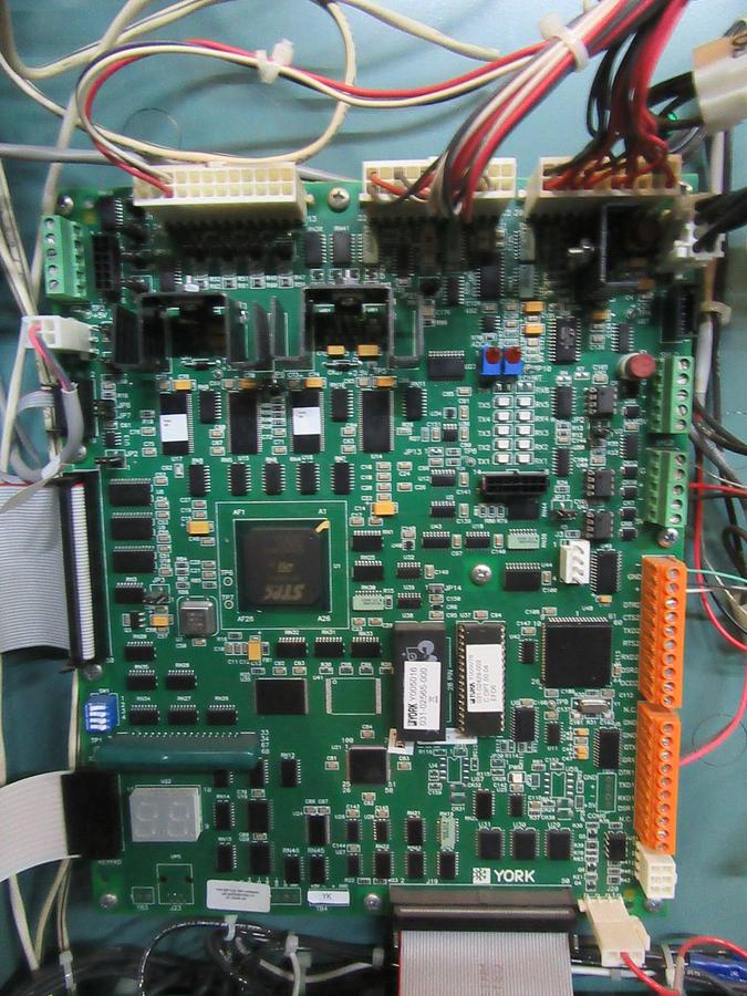 Used TRANE RETROFIT TRACER ADAPTIVIEW CHILLER CONTROL CVHE320 W/ TOUCHSCREEN DISPLAY