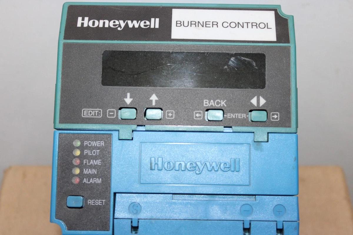 Used HONEYWELL RECTIFICATION FLAME AMPLIFIER RM7890-A-1015 W/ S7800-A-1001 REV. 2018