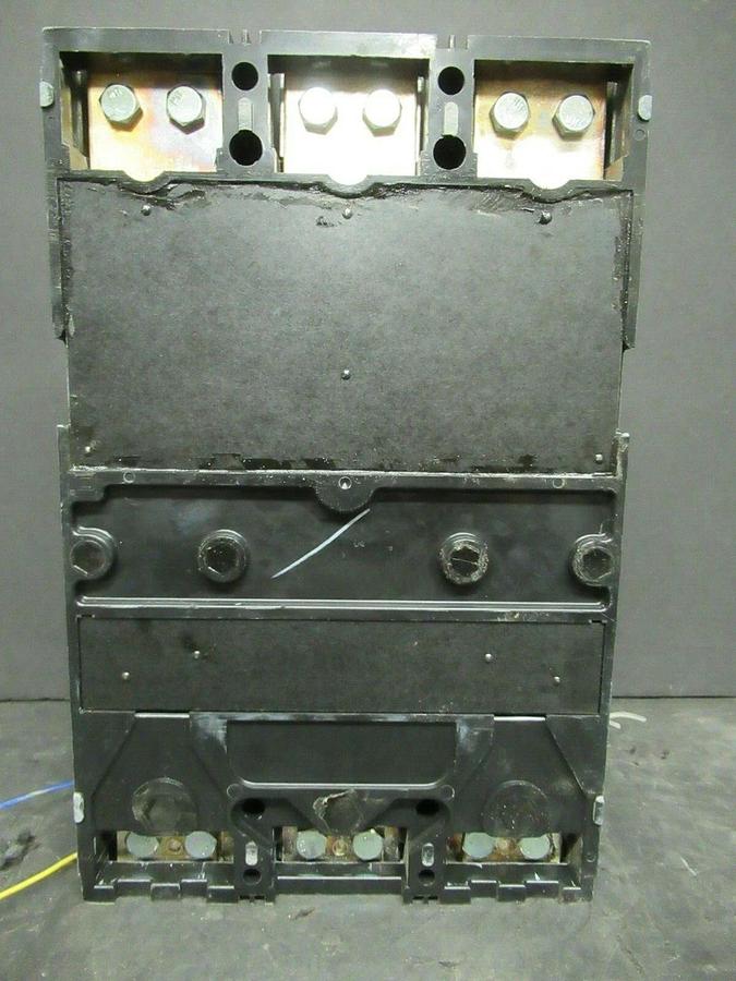 Used SQUARE D CIRCUIT BREAKER MHL368001212 600 VAC 800 AMP W/ AUX SWITCH