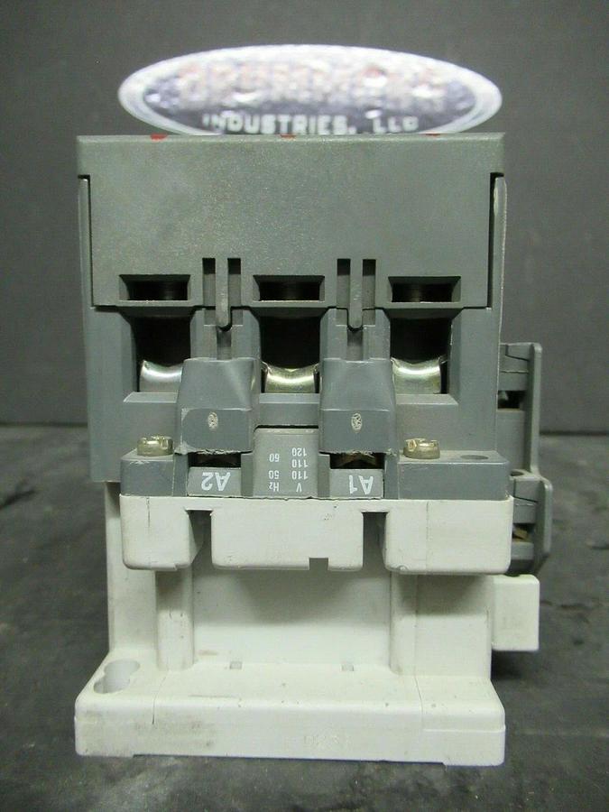 Used 80 AMP YORK CONTACTOR 024-31106-000 600 VAC 3 POLE **WARRANTY INCLUDED**