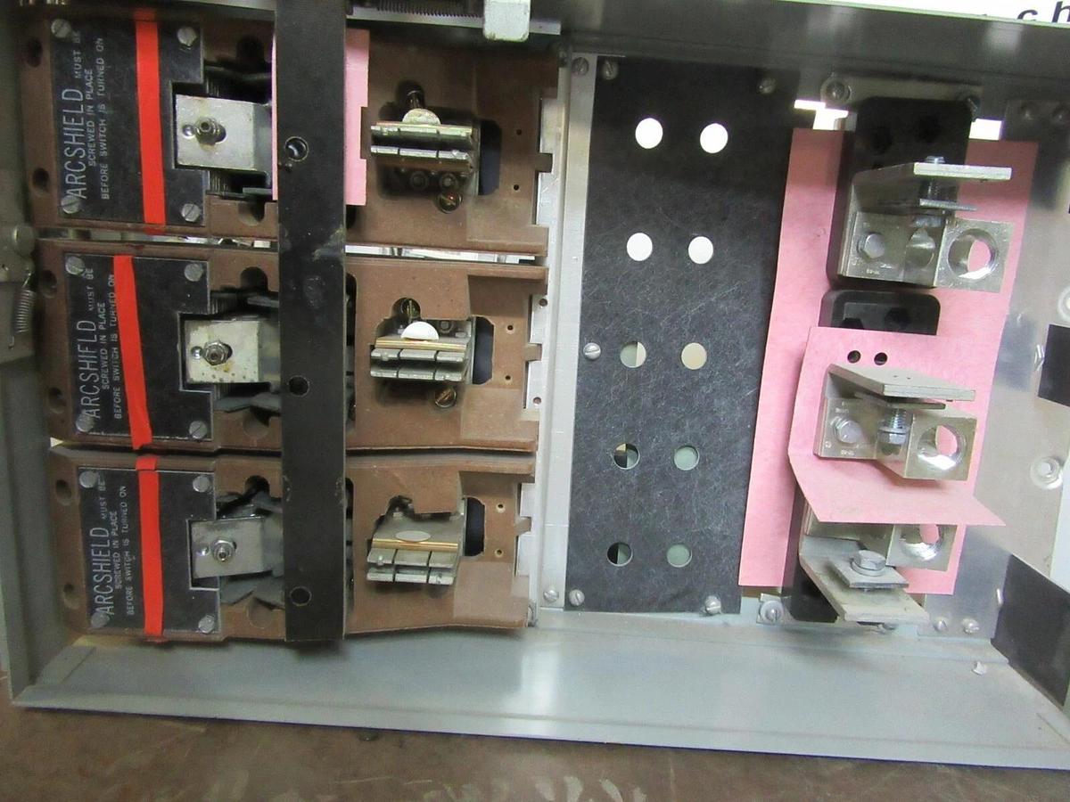 Used GE QMR PANELBOARD FUSIBLE DISCONNECT QMR365R 400 AMP 600 VAC 350 HP 3-PHASE