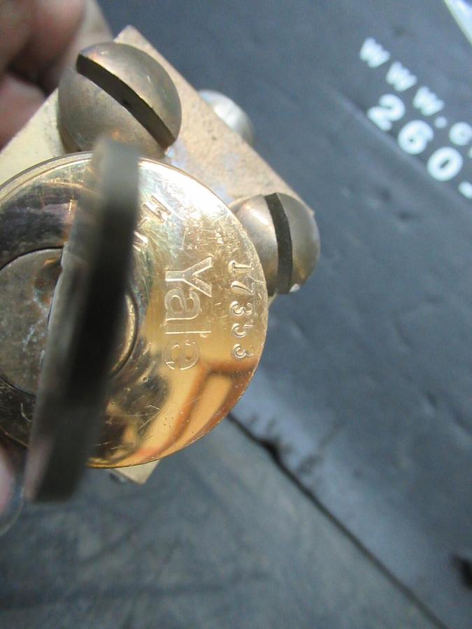Used SUPERIOR INTERLOCK S105810Y PANEL LOCK AND KEY **WARRANTY INCLUDED**