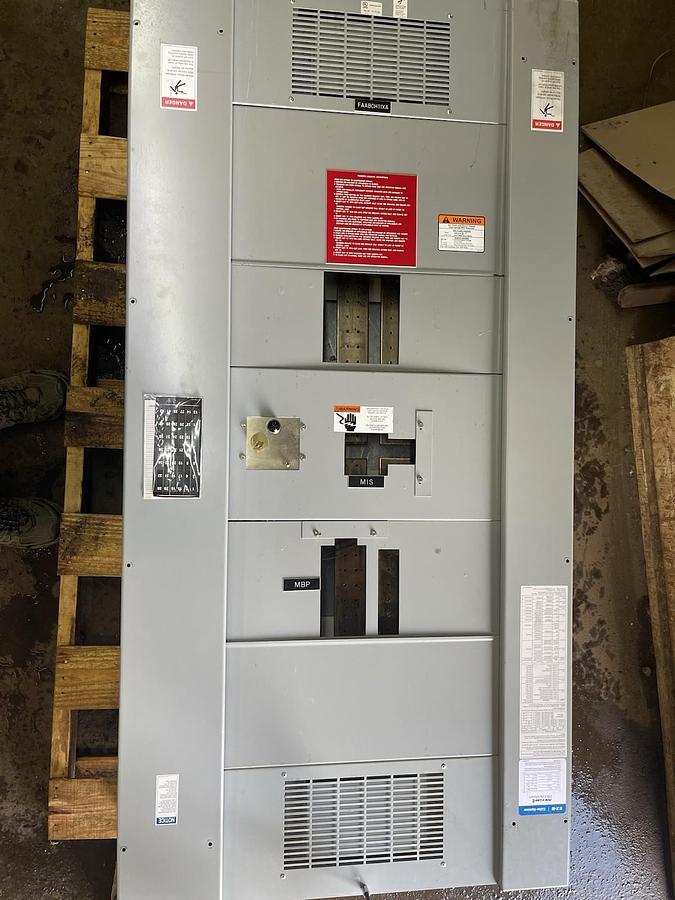 Used EATON POW-R-LINE PRL4 PANELBOAD PRL4B 600 AMP 120/240 VAC 1-PHASE 3-WIRE BX3673