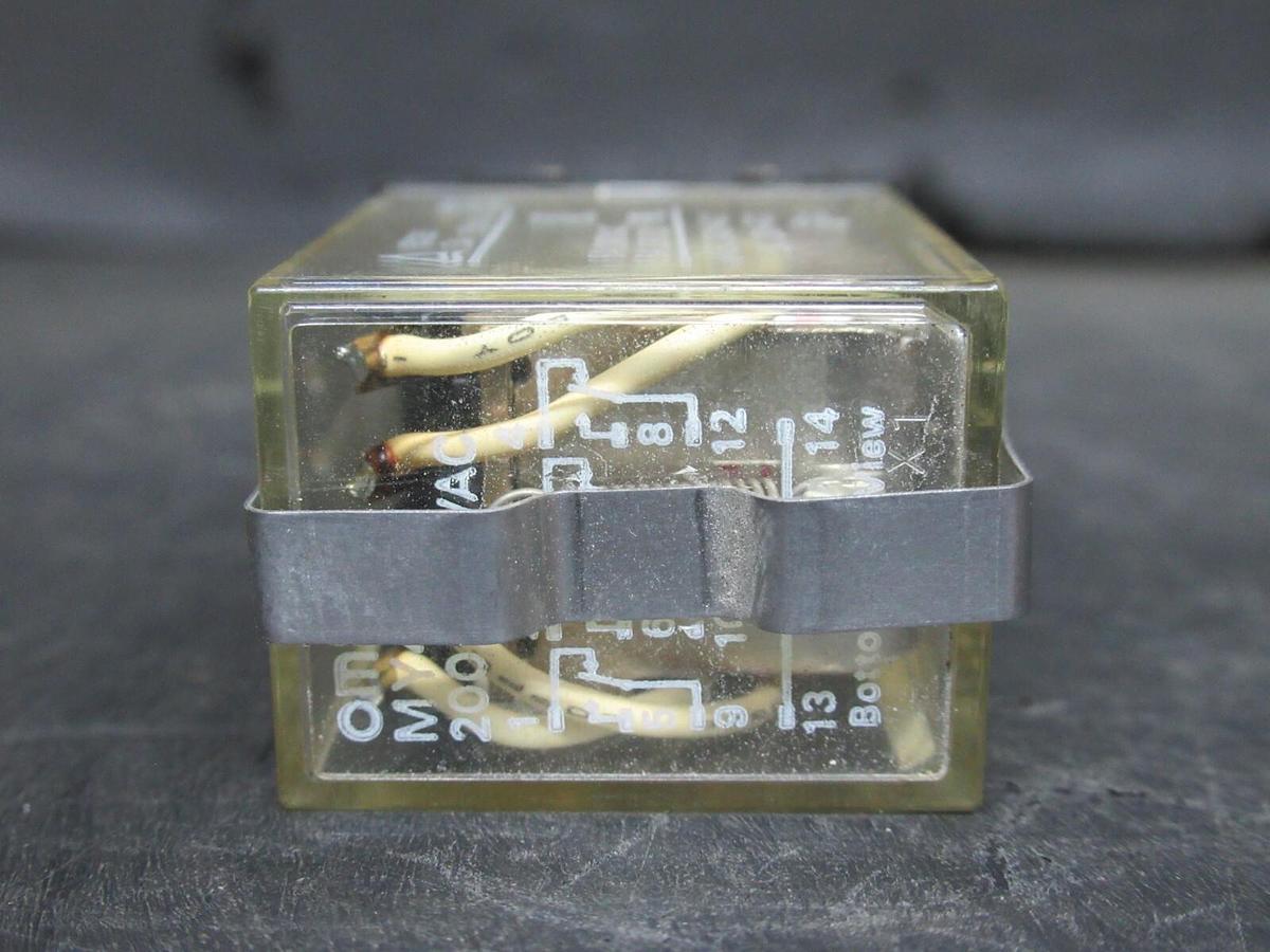 Used LOT OF 2 OMRON RELAYS MY4 200/220 240 VAC / 28 VDC 5 AMP **WARRANTY**