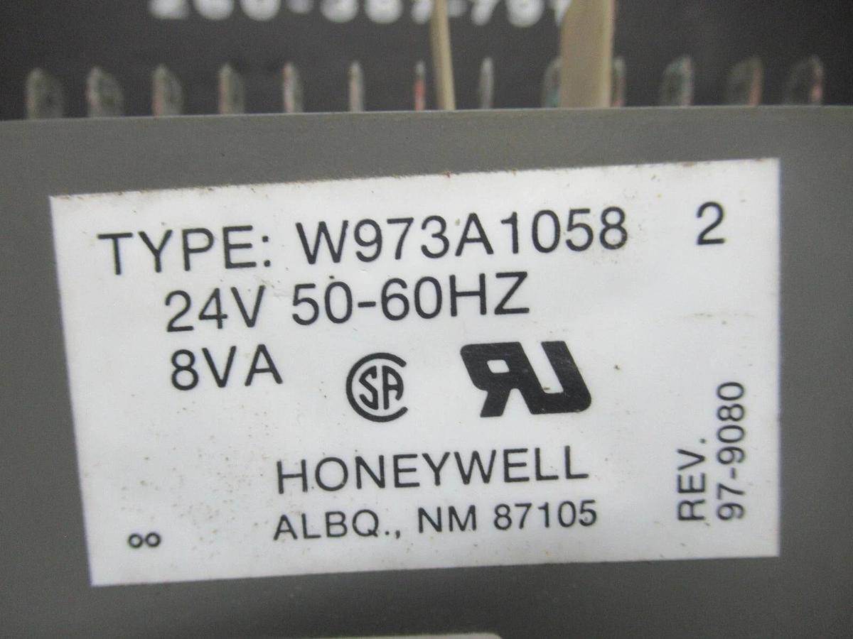 Used HONEYWELL LOGIC PANEL W973A1058 24 VAC 8 VA HH82AW008 **WARRANTY**