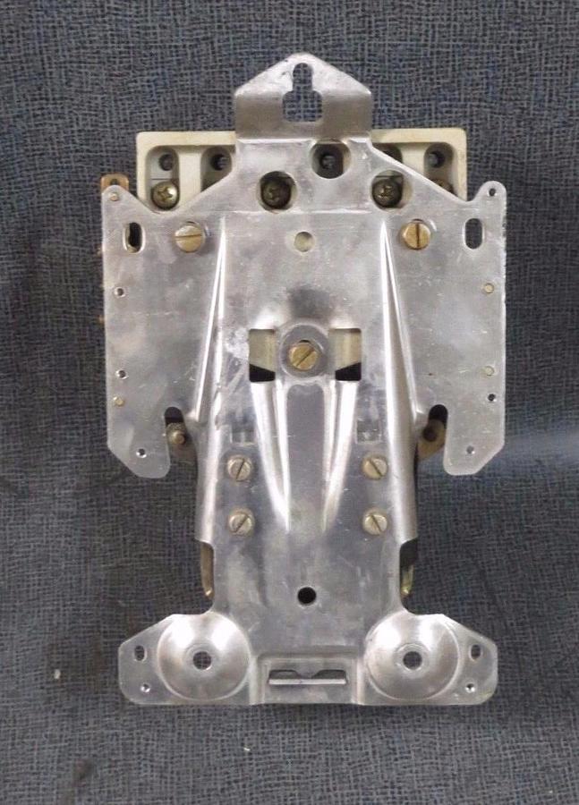 Used GENERAL ELECTRIC NEMA CONTROL STARTER CR2810F11AB1B SIZE 4 150 AMP 600 VOLT