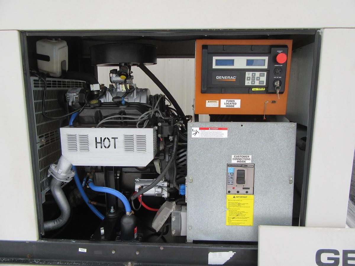 Used 30 KW GENERATOR GENERAC NATURAL GAS LP PROPANE 120/240V 1 PH SG030 399 HRS VIDEO