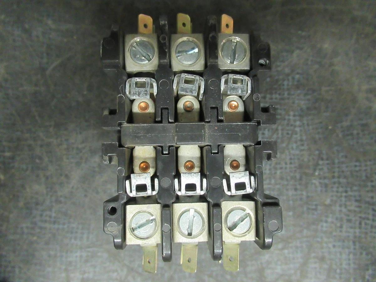 Used FURNAS DEFINITE PURPOSE CONTROLLER 42CF35AJASG 600V 40 AMP 15HP 50A/RES