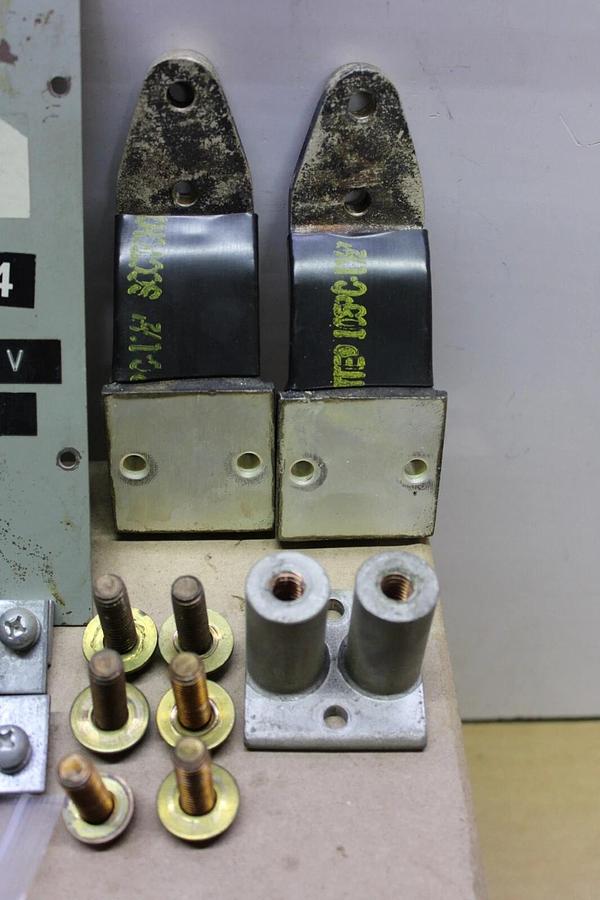 Used CUTLER HAMMER CIRCUIT BREAKER MOUNTING KIT FOR HLA BREAKERS **WARRANTY**