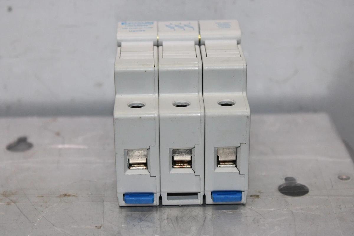 Used FERRAZ SHAWMUT ULTRASAFE FUSE HOLDER USCC3 M217522 3-POLE 600 VOLT 30 AMP