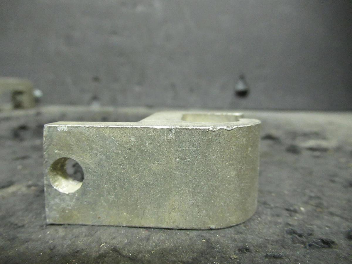 Used (2 QTY) BURNDY BGBL-250 1 BARREL MECHANICAL WIRE CONNECTOR LUG TAP #6 - 250KCMIL