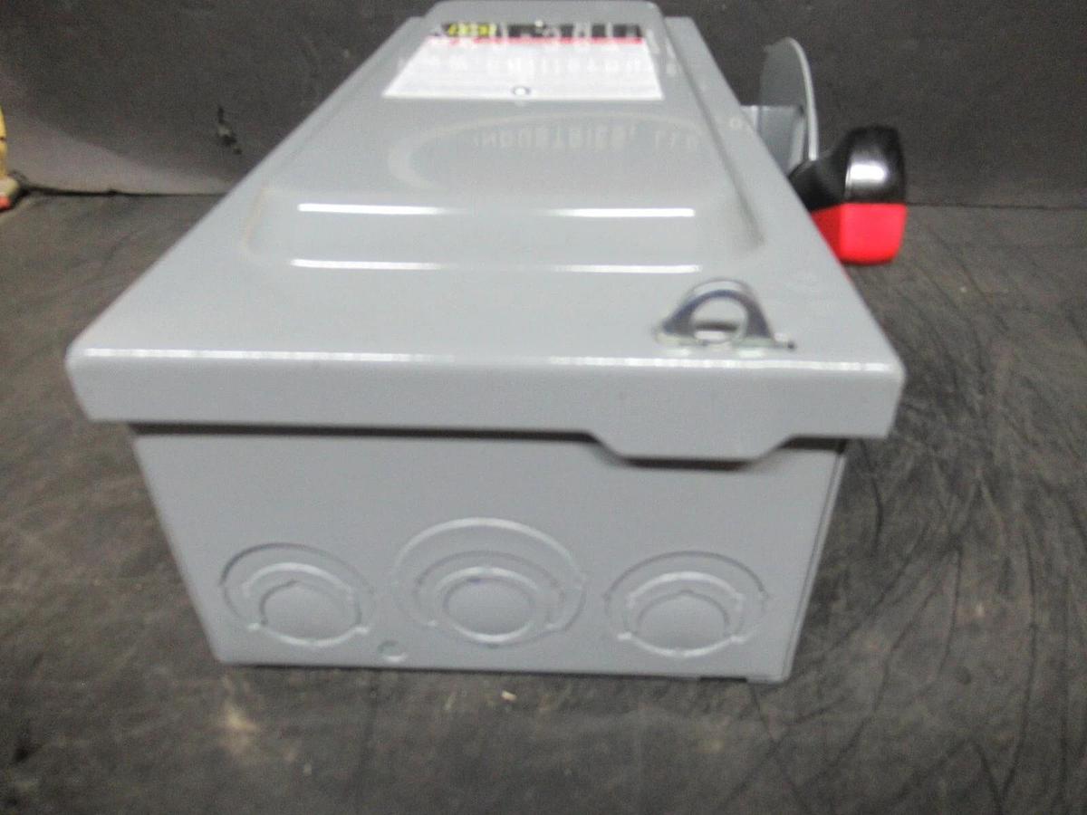 NEW IN BOX SQUARE D SAFETY SWITCH H321N 30 AMP 240 VAC 7.5 HP 3-PHASE 3-POLE