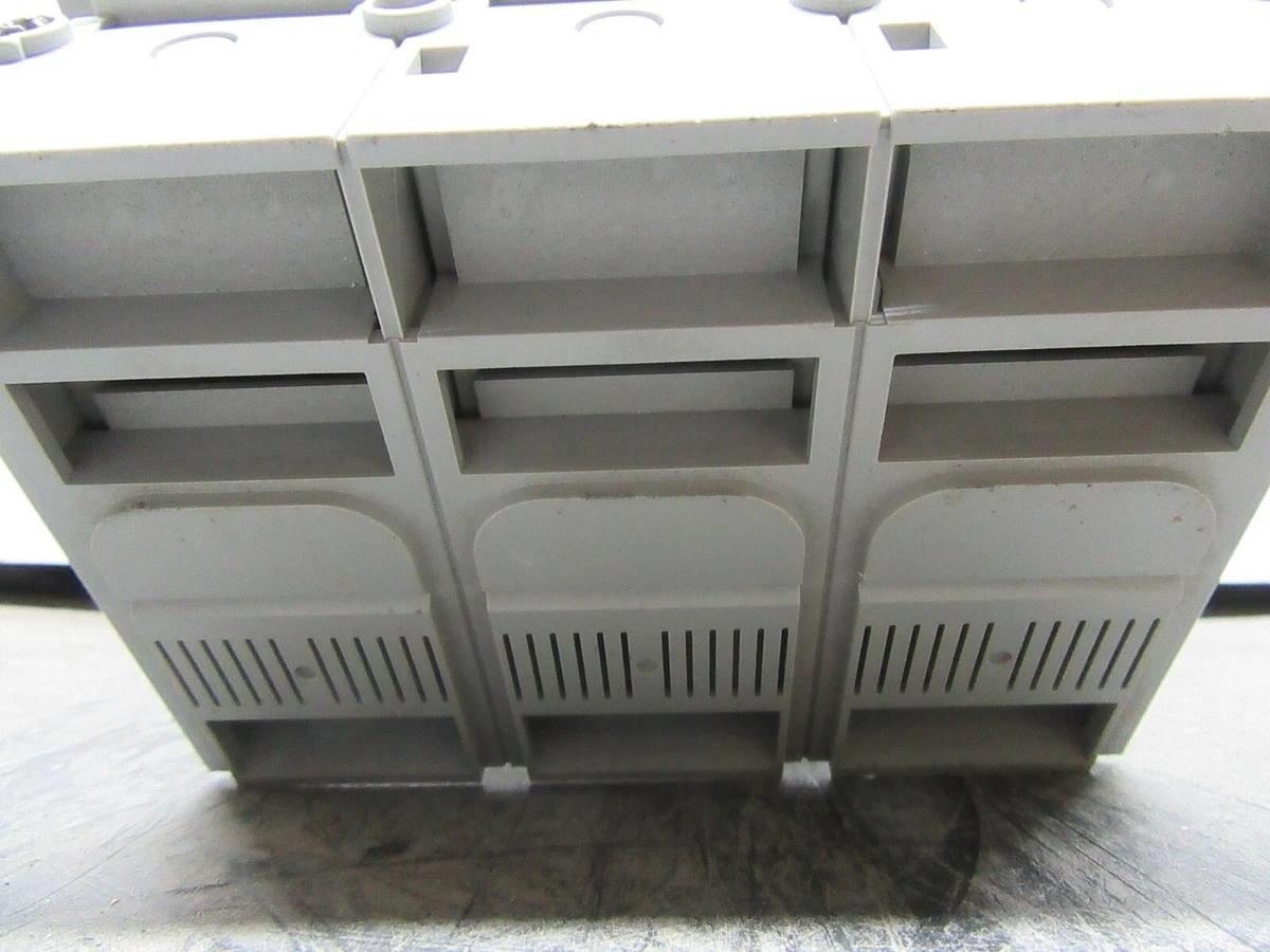 Used MERLIN GERIN COMPACT CIRCUIT BREAKER NSJ600A 600 AMP 600 VOLT 3-POLE 3-PHASE