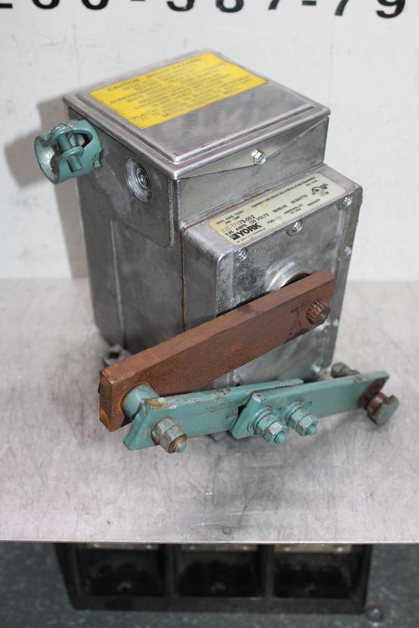 Used CARRIER CHILLER I/O MODULE CIRCUIT BOARD CEPL130260-07 **WARRANTY INCLUDED**