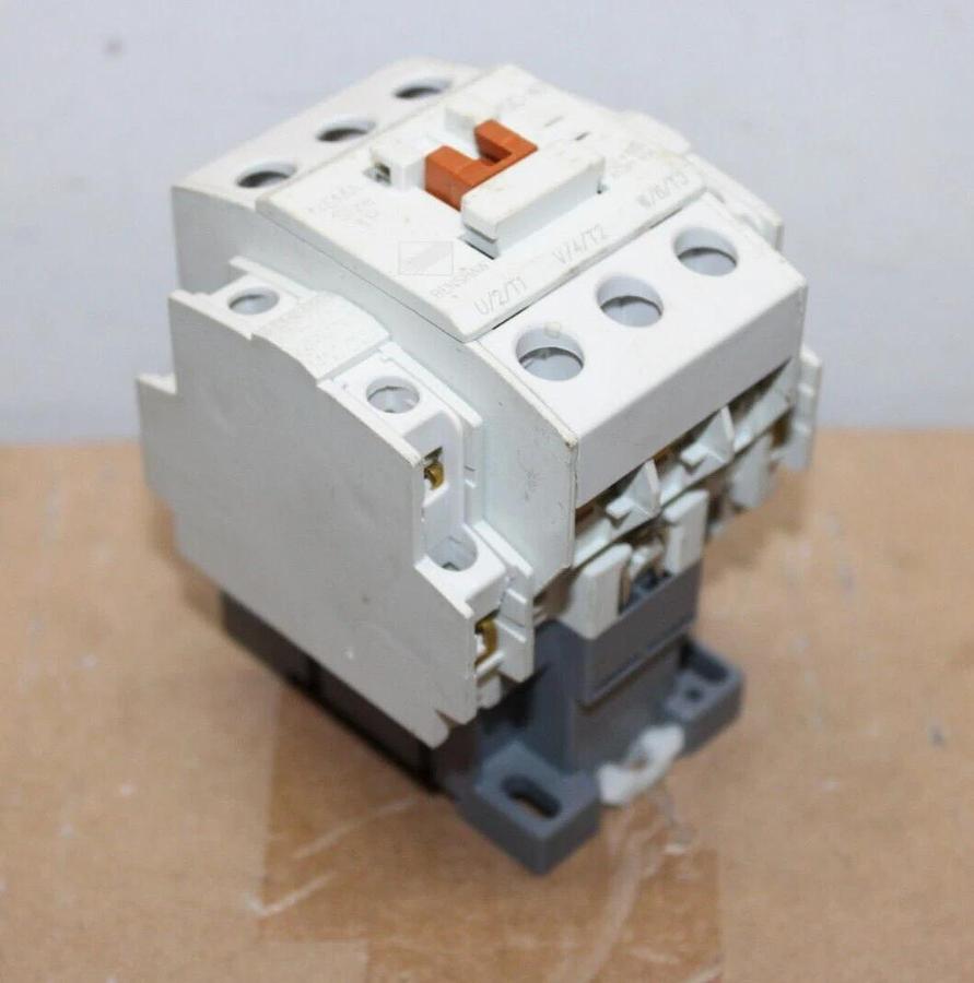 Used BENSHAW CONTACTOR RSC-40 50 AMP 600 VAC 3-POLE 25 HP NEMA 1P COIL: 120V