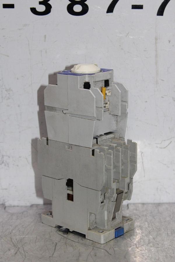 Used CUTLER HAMMER D15CR31 CONTACTOR W/ C320TP1 TIMING RELAY 0.1-30 SECOND