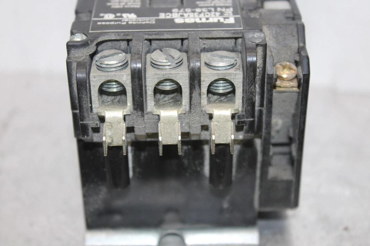 Used FURNAS CONTACTOR 42CF35AJBCE L38-579 600 VAC 40 AMP 20 HP COIL: 24 VOLT