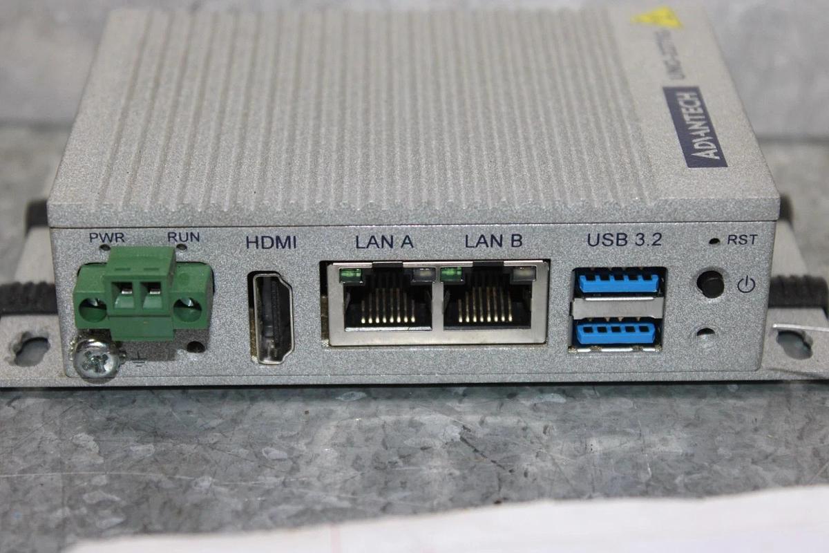 Used ADVANTECH EMBEDDED AUTOMATION COMPUTER UNO-2271G-V2 24 VDC 4 AMP