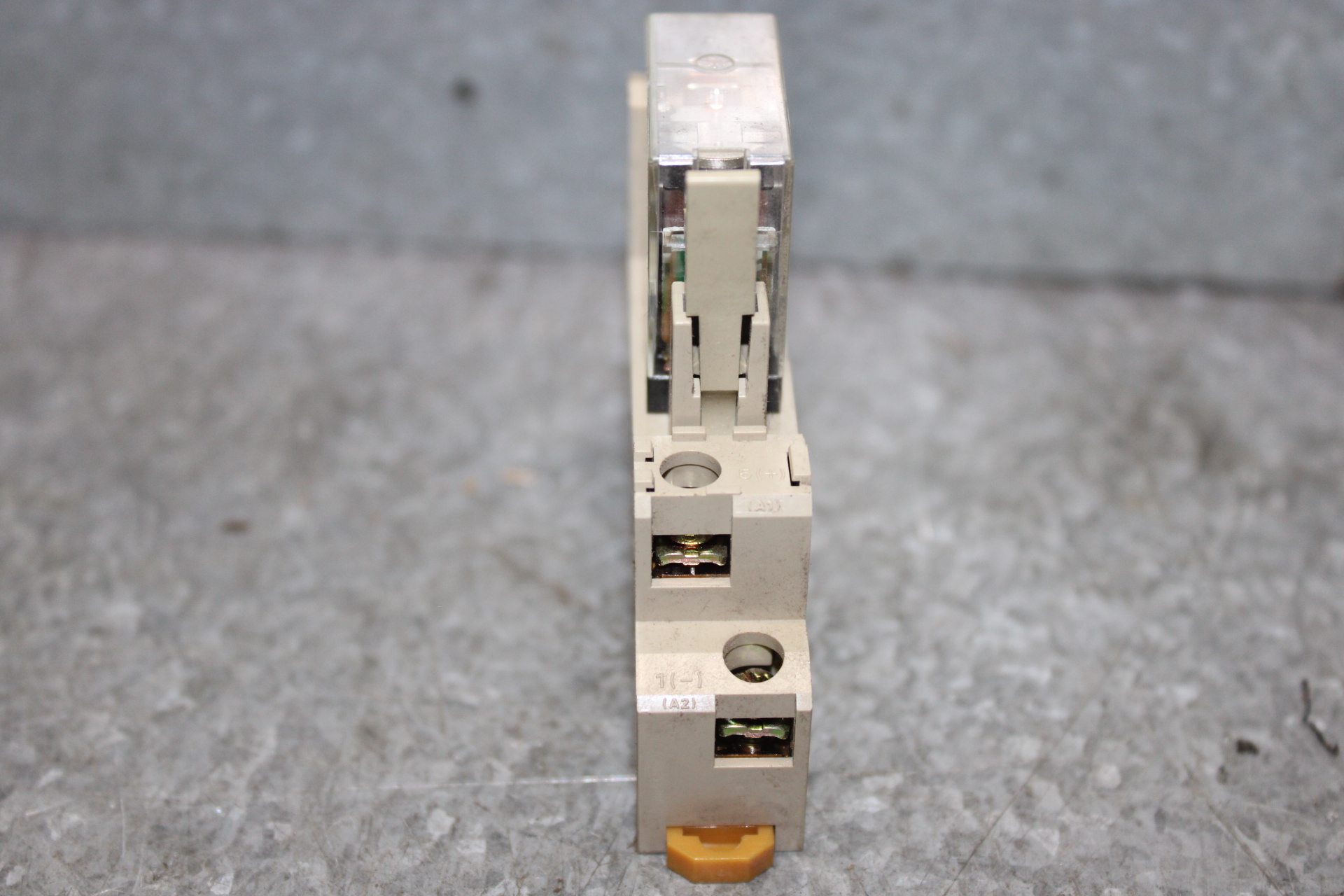 Used LOT OF 3 OMRON RELAYS G2R-2-SN 24 VDC 5 AMP W/ BASE