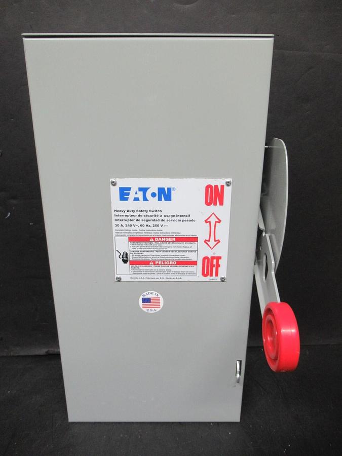 Used EATON HEAVY DUTY SAFETY DISCONNECT DH221FRK 240 VAC 30 AMP 7.5 HP 2-POLE TYPE 3R