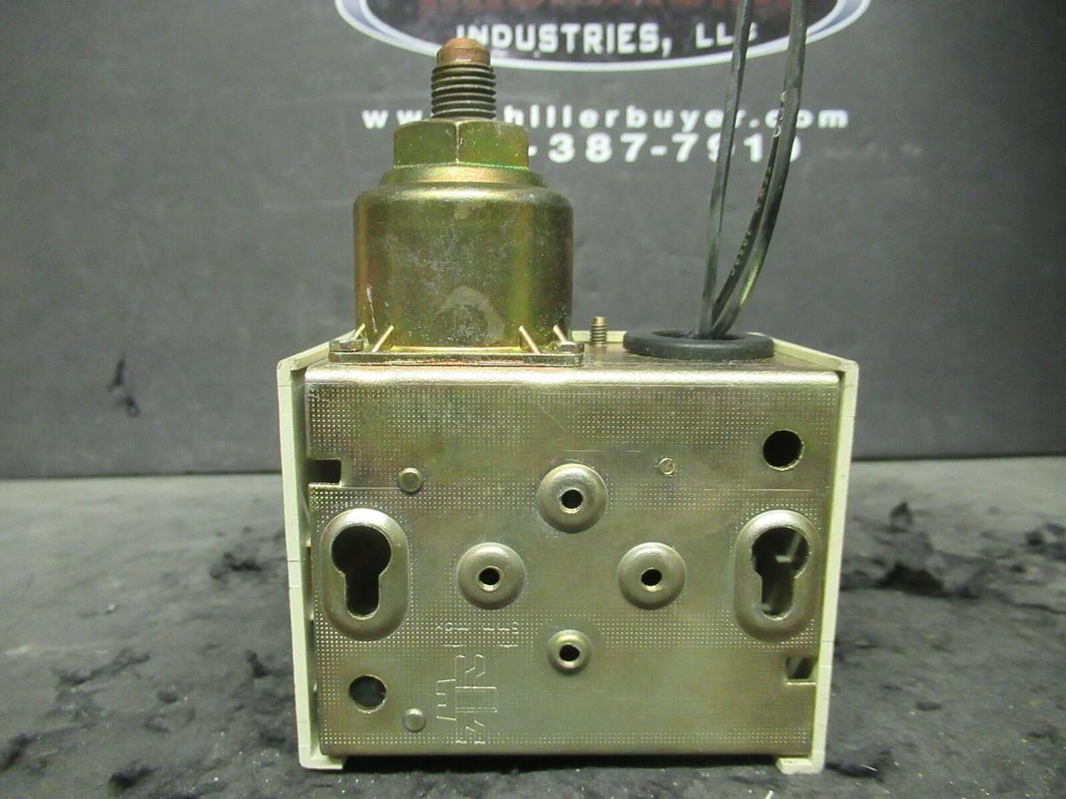 Used ALCO CONTROLS FF113-65 REFRIGERANT CONTROL PRESSURE SWITCH VALVE X13210082-02