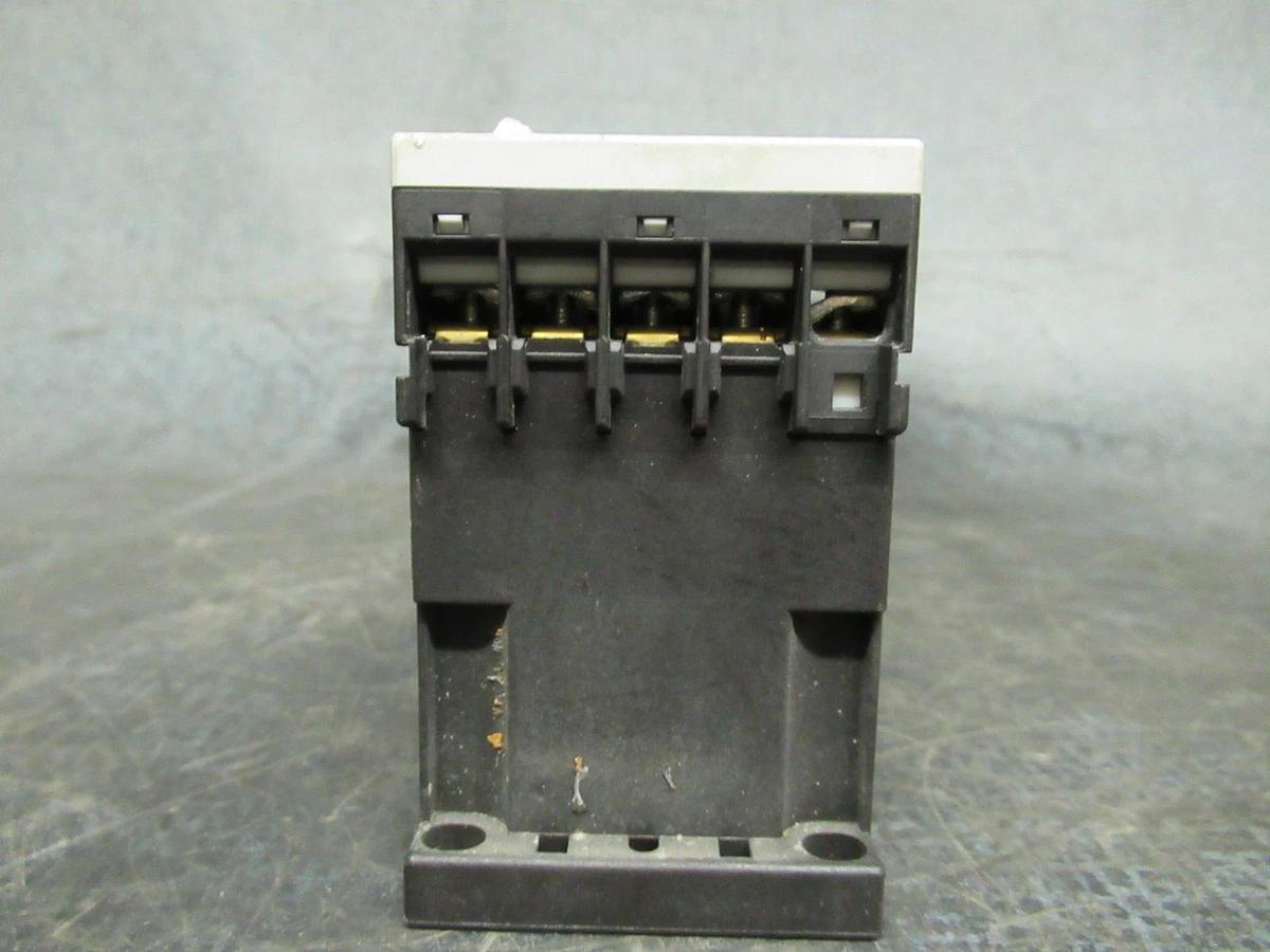 Used SIEMENS SIRIUS 3R CONTACTOR 3RT1016-1BB42 600V 20A 7.5HP G/010731