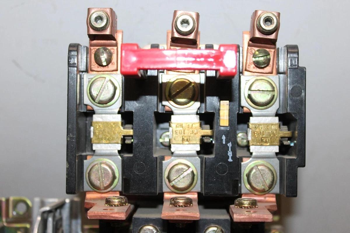 Used SQUARE D REVERSING CONTACTOR 8536SEO1 SIZE 3 90 AMP 600 VAC 8502SEO1 600V
