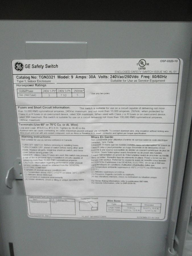 NEW IN BOX GE SAFETY SWITCH TGN3321 30 AMP 240 VAC 7.5 HP 3-POLE TYPE 1 ENCL.