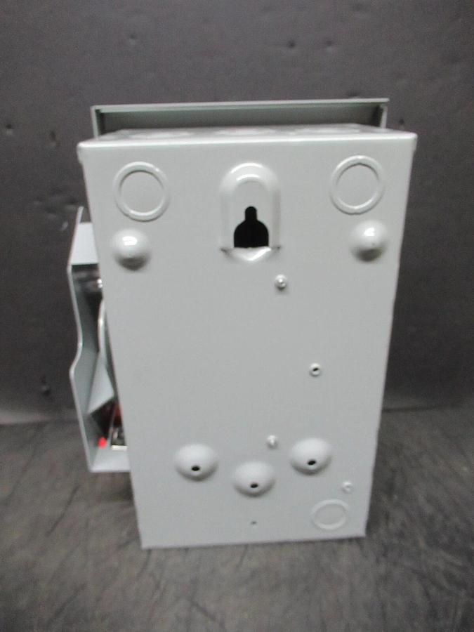 NEW IN BOX SIEMENS HEAVY DUTY FUSIBLE SAFETY SWITCH HNF361 600 VAC 30 AMP