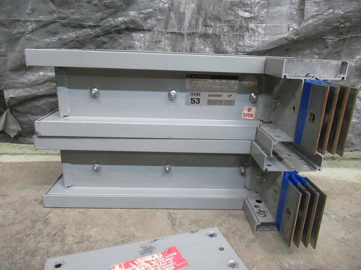 Used 3000 AMP GE SPECTRA SERIES EDGEWISE BUSWAY OFFSET 0292867 600 V 3 PH 3 W W/ G