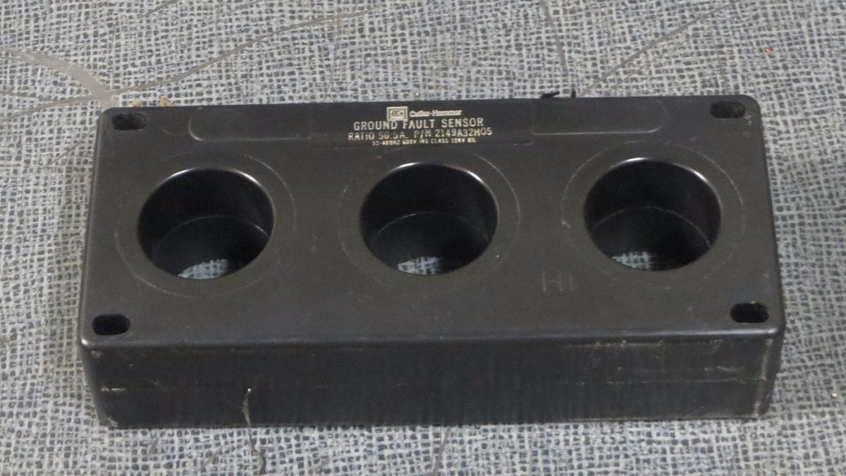 Used CUTLER HAMMER GROUND FAULT SENSOR RATIO 50:5A MODEL 2149A32M05