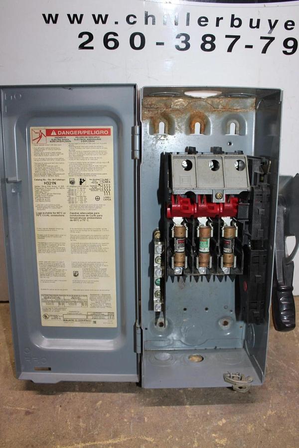 Used SQUARE D HEAVY DUTY SAFETY DISCONNECT SWITCH H321N 30 AMP 240 VAC TYPE 1