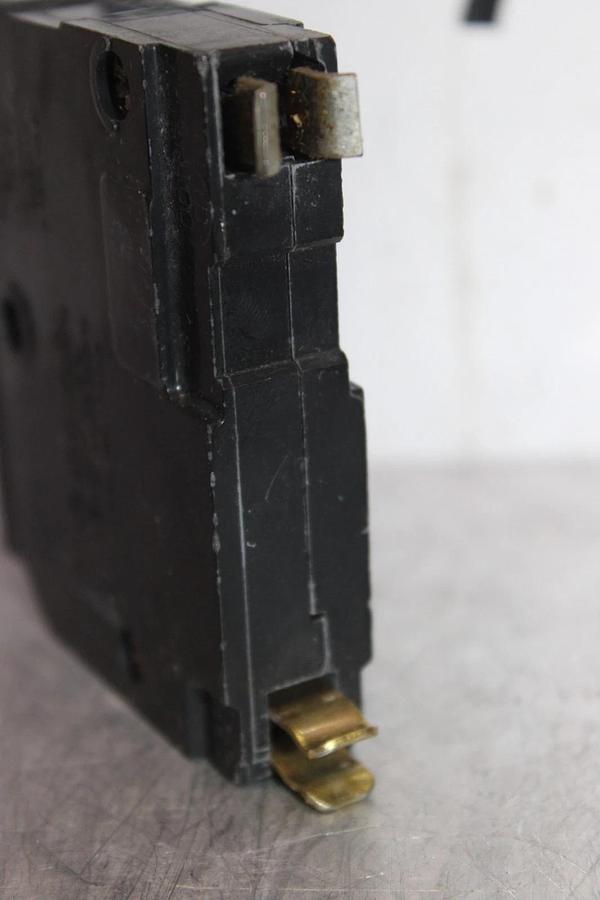 Used LOT OF 3 SQUARE D SINGLE POLE QO CIRCUIT BREAKER AD-7712 QO12020 20 AMP 240 VAC