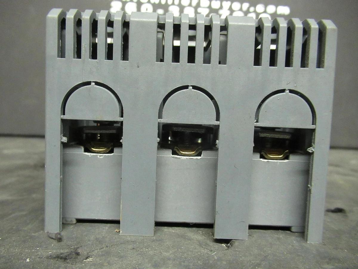 Used 30 AMP LS / MEC MCCB BREAKER ABS 33B 600 VAC 3 POLE **WARRANTY INCLUDED**