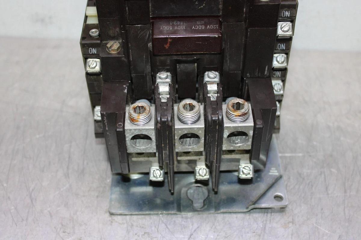 Used CUTLER-HAMMER CONTACTOR C832JN3 NEMA SIZE 3 120 AMP 600 VAC 3-POLE COIL: 120 V