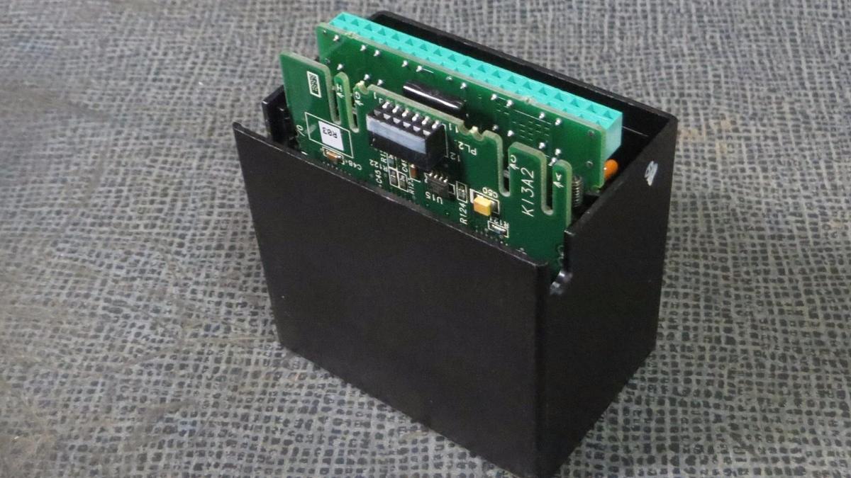 Used GE FANUC INPUT MODULE  24 VDC  POS/NEG IN 16 PT  MODEL: IC670MDL640J