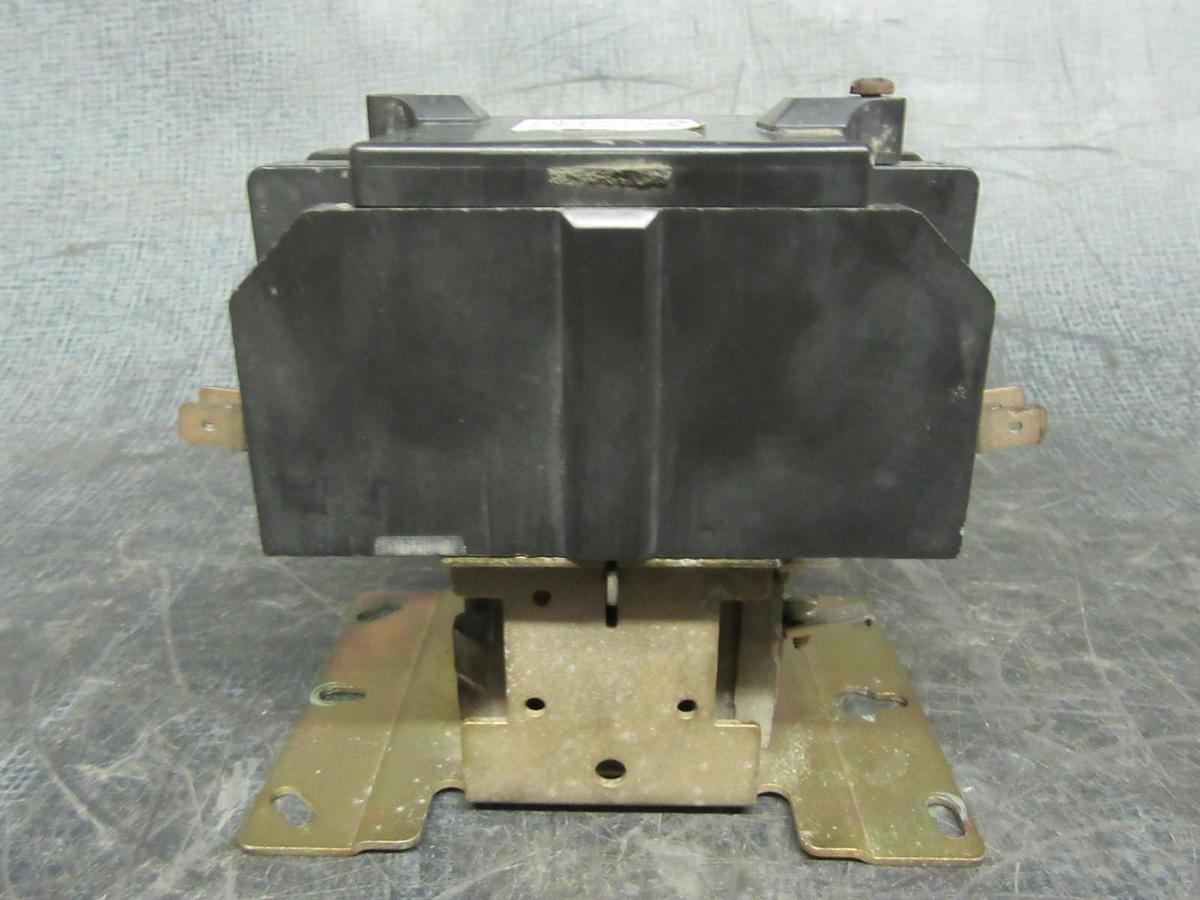 Used FURNAS DEFINITE PURPOSE CONTACTOR 42FE35AJ636R 600V 75A 3-POLE 3-PHASE COIL: 24V
