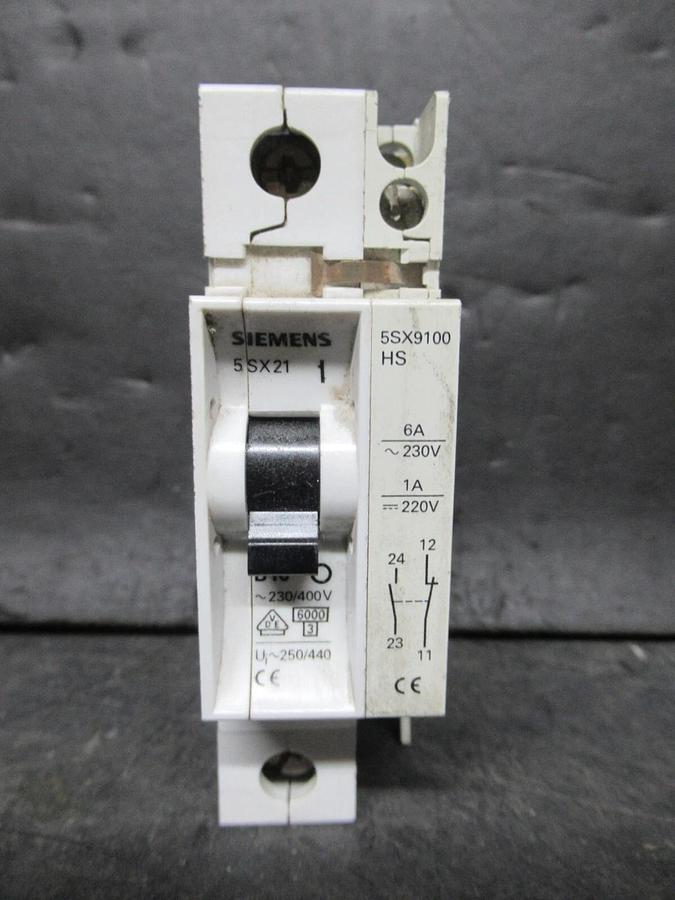 Used SIEMENS CIRCUIT BREAKER 5SX21 B10 10 AMP 277 VAC 1-POLE W/ 5SX9100 AUXILLIARY
