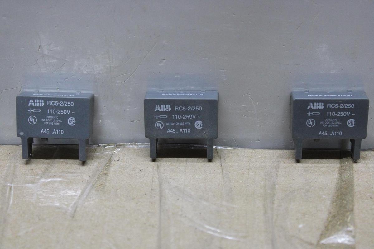 Used LOT OF 3 ABB VOLTAGE SUPPRESSOR RC5-1/133 50-133 VAC