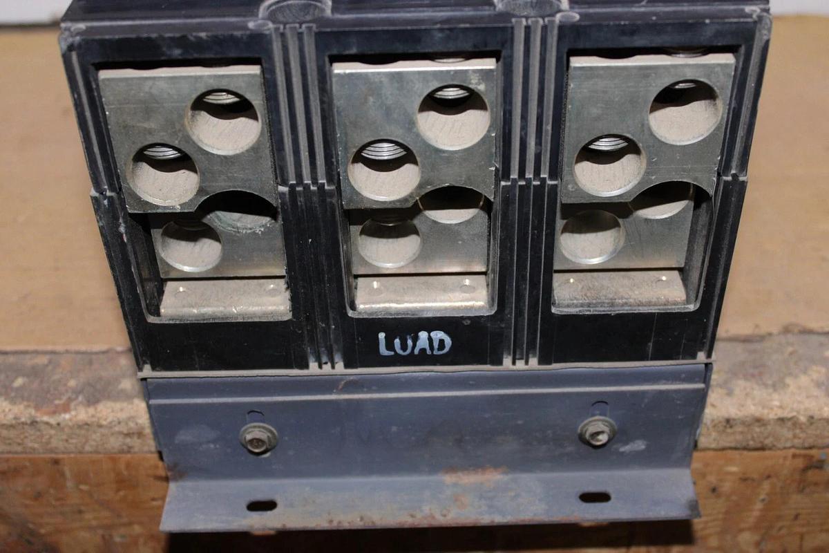 Used CUTLER HAMMER MOLDED CASE SWITCH NB31200N 1200 AMP 3-POLE 600 VAC