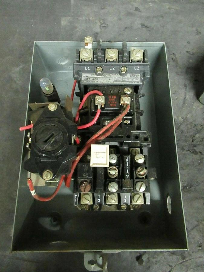 Used ALLEN BRADLEY ENCLOSED STARTER SIZE 0 NEMA TYPE 1 509-AAD SER. B W/ 509-AOD