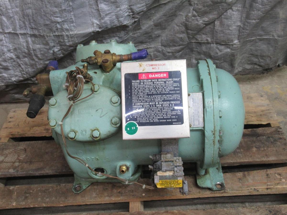 Used REFRIGERENT COMPRESSOR 06DA3132FA0600 W/ 06DC715604 MOTOR 460 VOLT 3-PHASE 60 HZ