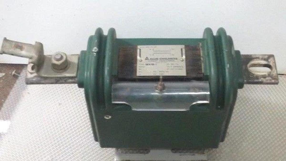 ALLIS CHALMERS CLASSIC CURRENT TRANSFORMER TYPE MKM-1 60 KV 5 AMP 300:1