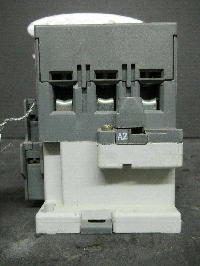 Used 80 AMP YORK CONTACTOR 024-31106-000 600 VAC 3 POLE **WARRANTY INCLUDED**