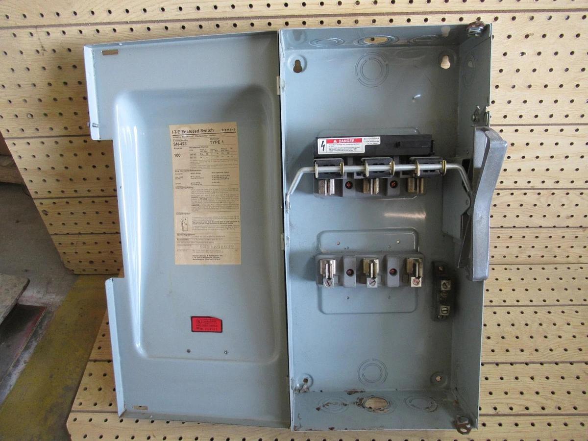 Used ITE DISCONNECT FUSIBLE SAFETY SWITCH SN423 240VAC 30HP 100A **WARRANTY**