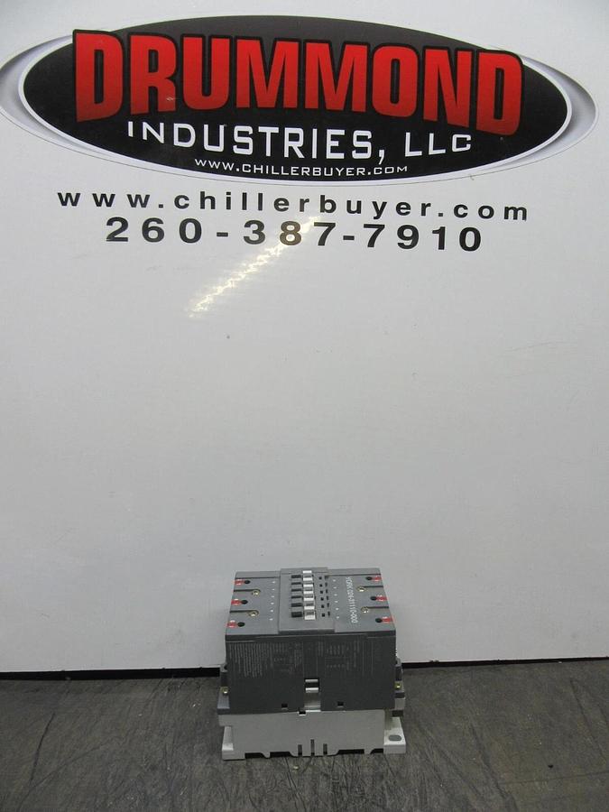 Used YORK CONTACTOR 024-31110-000 140 AMP 600 VAC 100 HP 600 VAC 3-POLE 3-PHASE
