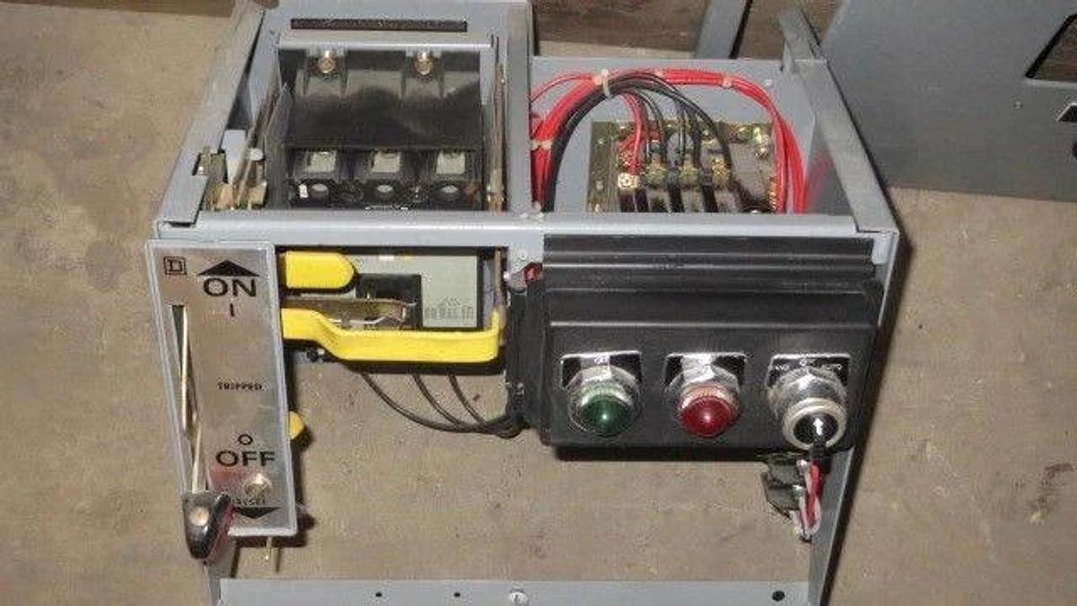 Used SQUARE D 12" MCC BUCKET 3 AMP FHP BREAKER 480 VAC WITH NEMA SIZE 1 STARTER