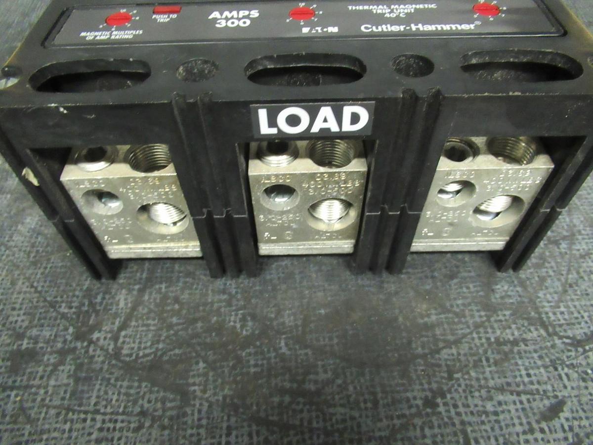 Used CUTLER HAMMER BREAKER LS36F600E 3-POLE 600A 600VAC 250VDC W/ SHUNT TRIP AND LUGS