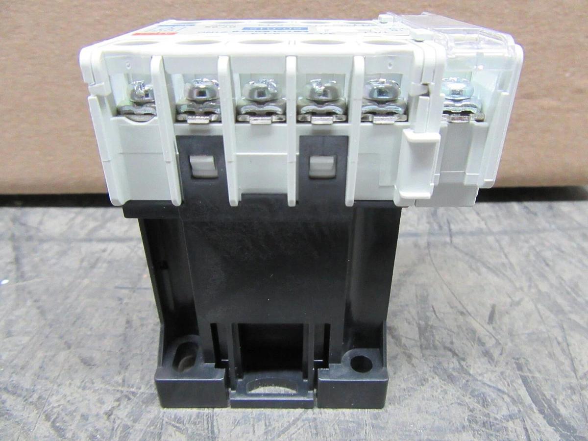 NEW SURPLUS MITSUBISHI MAGNETIC CONTACTOR SD-Q12 20 AMP 600V 4 KW COIL: 24 VDC